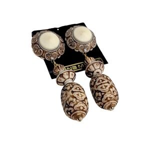 Diana Marco Cream & Brown Wooden Tribal Design Dangle Earrings Vintage Jewelry